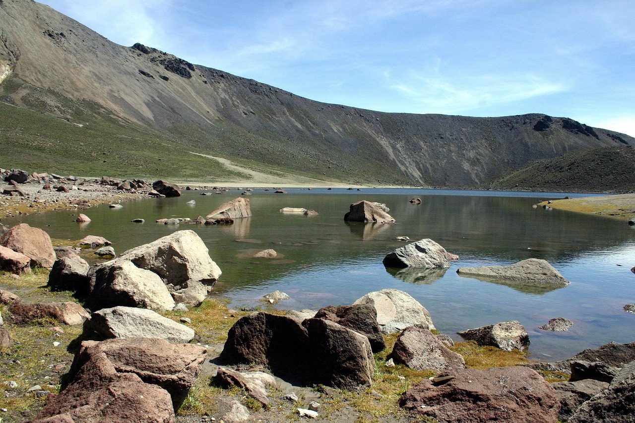 Laguna Salda – Laguna Salada: A Desert Oasis Facing A…